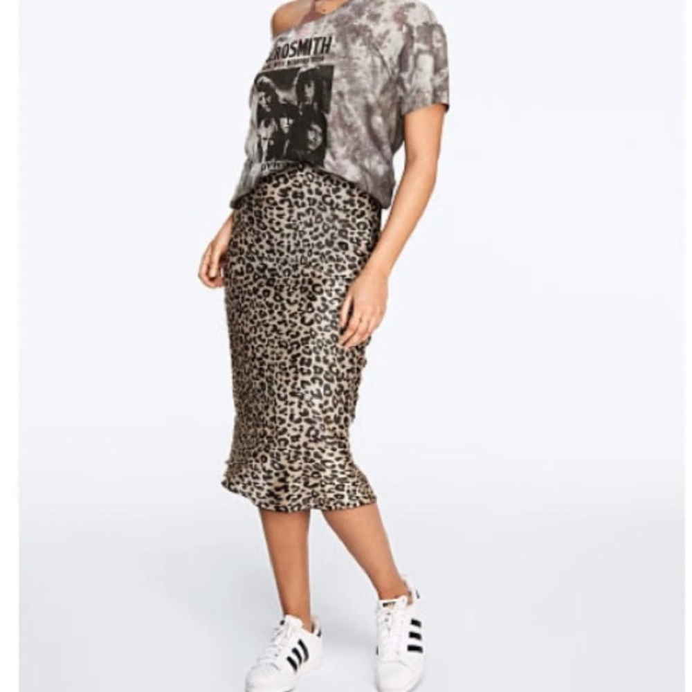 Victoria Secret leopard Satin Midi skirt.  NWT!